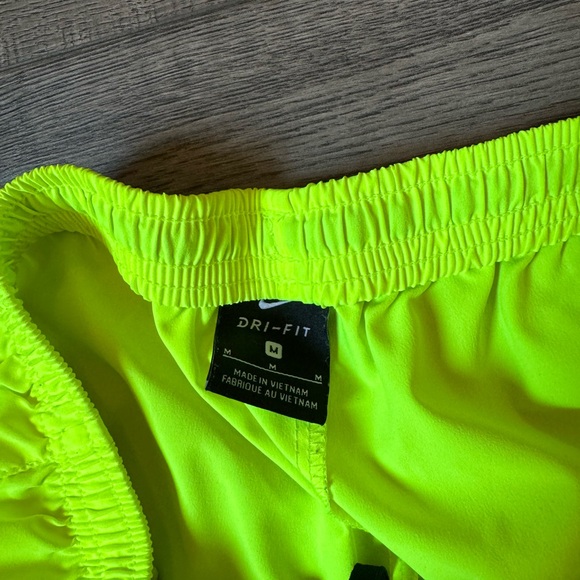 Neon yellow Nike Shorts - Picture 3 of 4